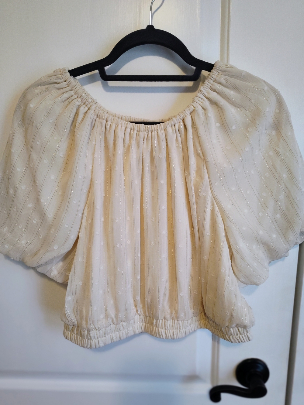 Women’s Cream Puff-Sleeve Crop Top